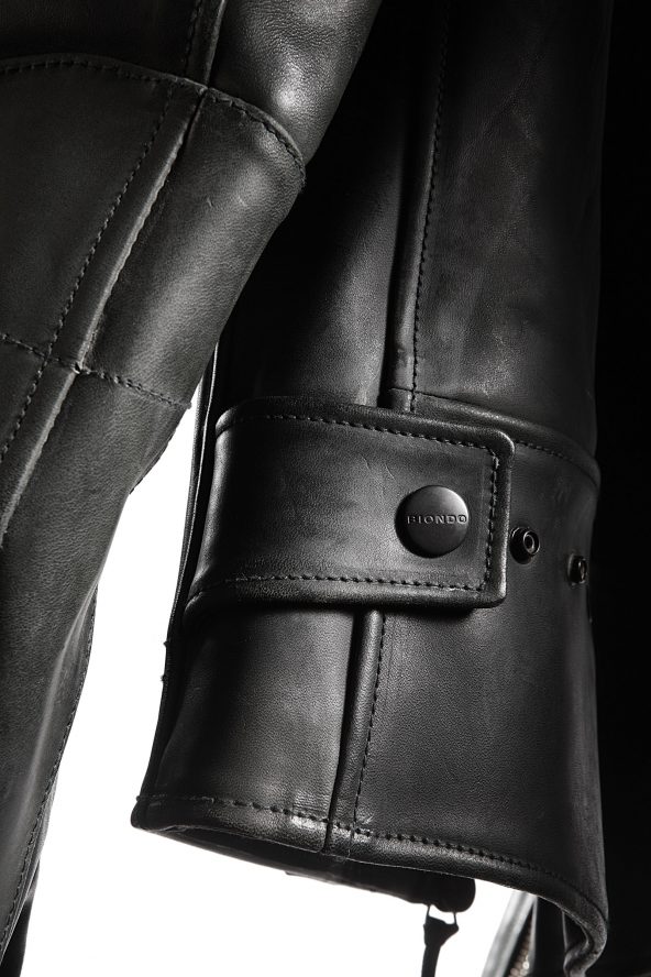 BiondoEndurance_Motorräder_LGB_005_Leather-Jacket_BRG_Side_Adjusters