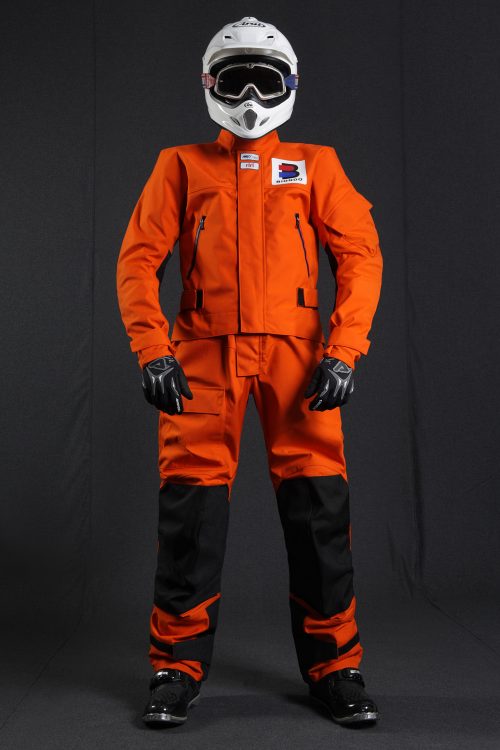BiondoEndurance_Motorräder_GB_0008_Short-Jacket_MoroccoOrange_Portrait_Front