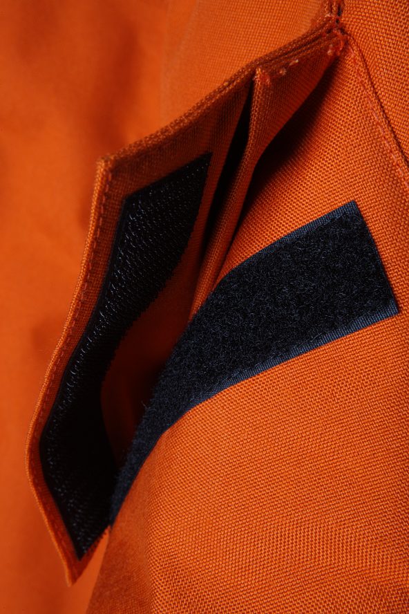 BiondoEndurance_Motorräder_GB_0008_Short-Jacket_MoroccoOrange_Side_Pockets