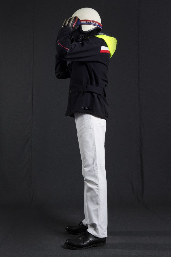 BiondoEndurance_Motorräder_GB_0009_Jacket-Mid-MkI_BlackCordura_Portrait_Side