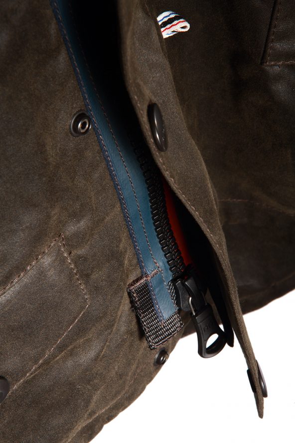BiondoEndurance_Motorräder_GB_0014_Jacket-Mid-MkII_KhakiBrown_Zipper_Tab