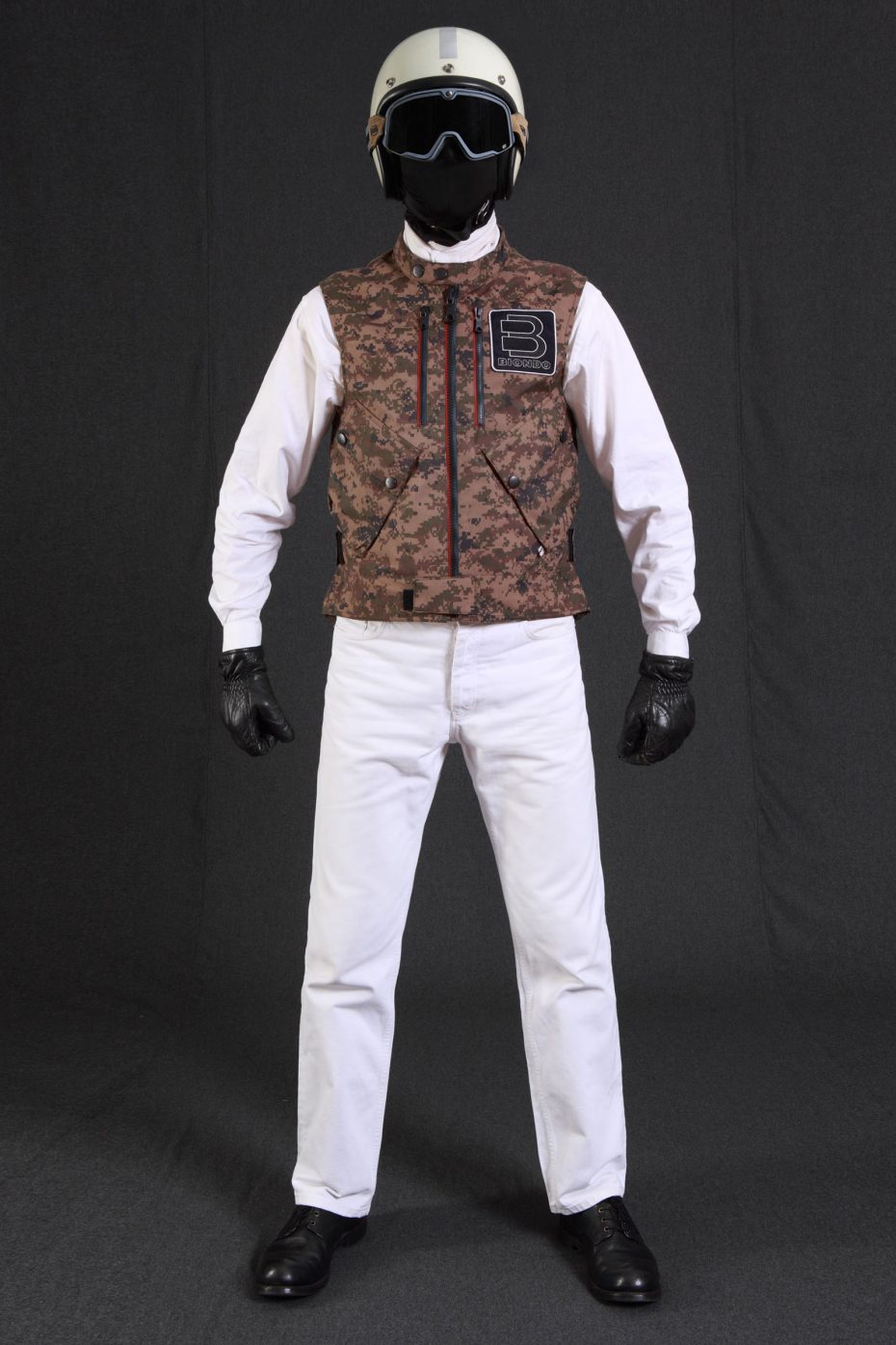 BiondoEndurance_Motorräder_GLT_004_Vest_AfrikaPixel_Portrait_Front