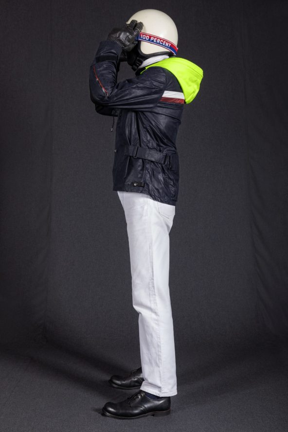 BiondoEndurance_Motorräder_GB_0009_Jacket-MkIII_NavyBlue_CottonCanvas_Portrait_Side