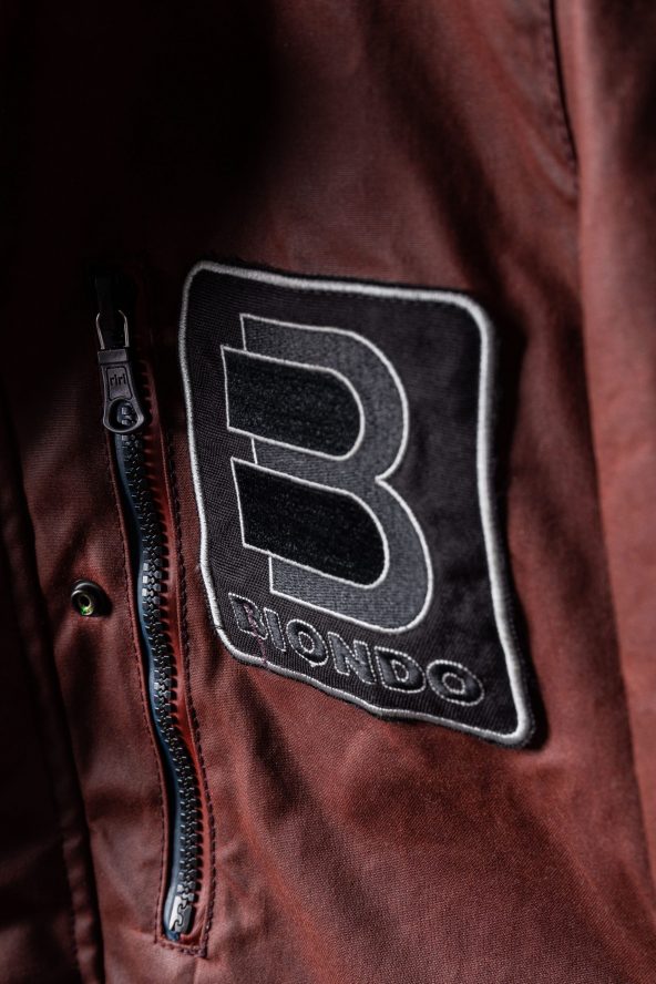 BiondoEndurance_Motorräder_GB_0009_Jacket-OxBlood_Jasta11_Chest_Logo