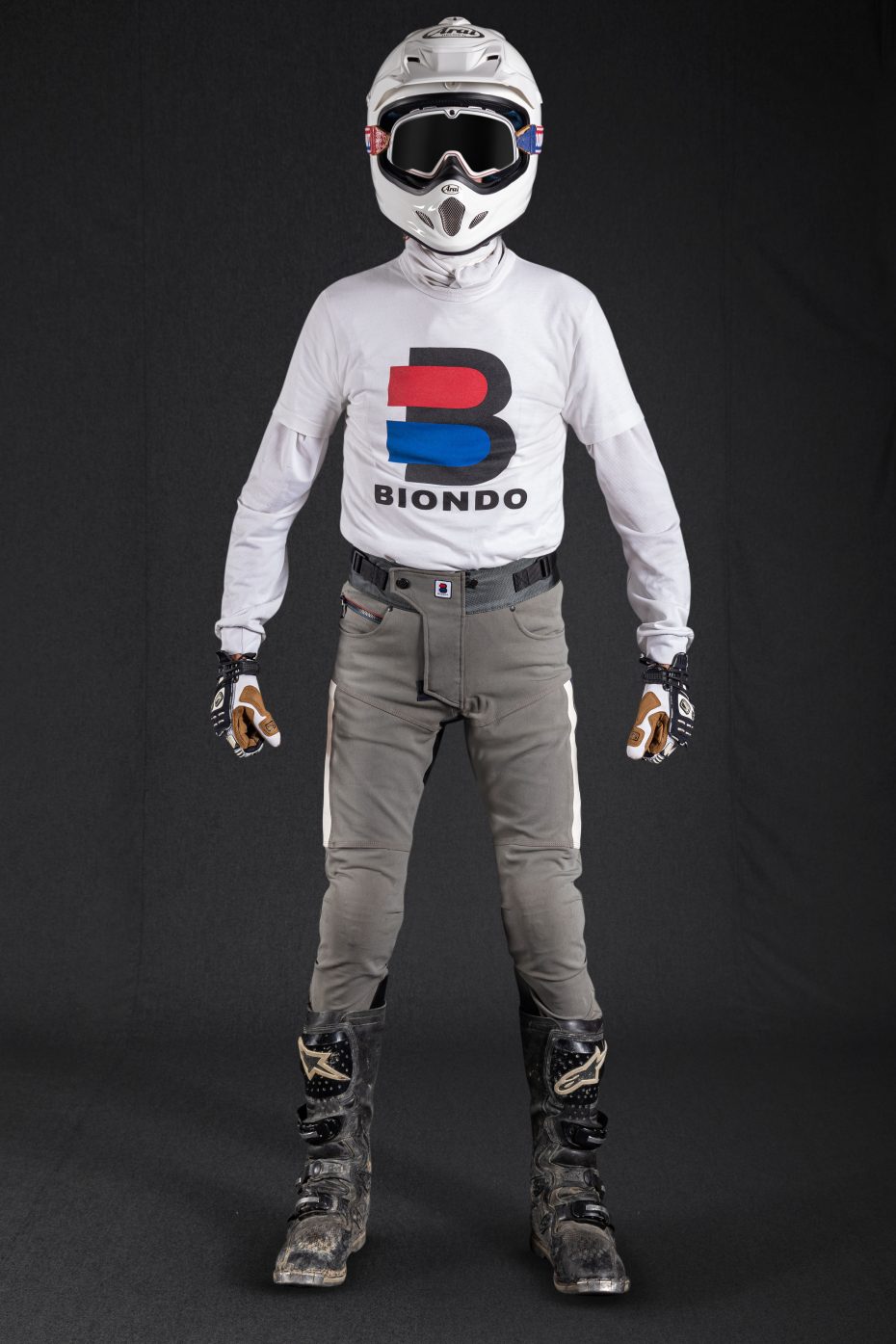 BiondoEndurance_Motorräder_PT_0014_Racing-Trousers_MorbegnoGrey_Portrait_Front