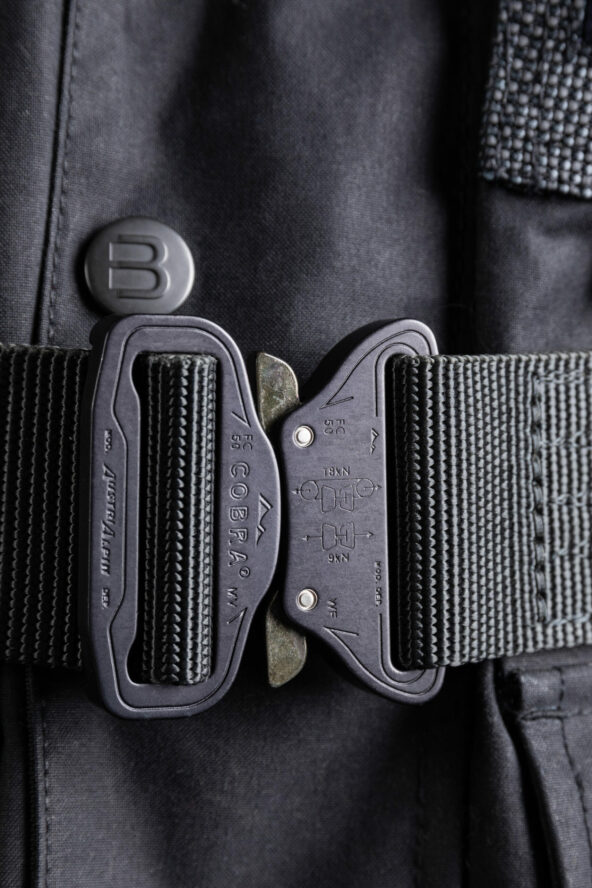 BiondoEndurance_Motorräder_GL_0015_PitchBlack_Belt_Buckle