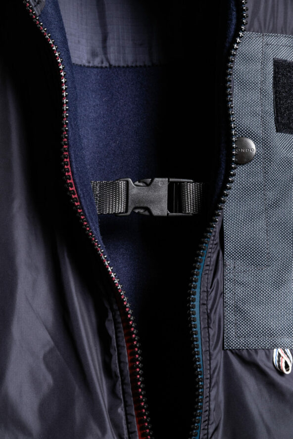 GL_0016 DkNavy Chest Buckle